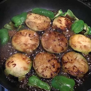 トロトロ茄子の麺つゆ煮込み胡麻風味(^.^)